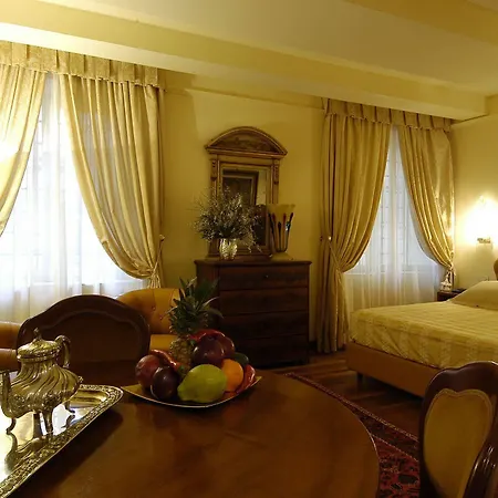 The Tuscanian Lucca