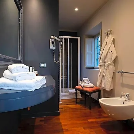 The Tuscanian Hotel Lukka
